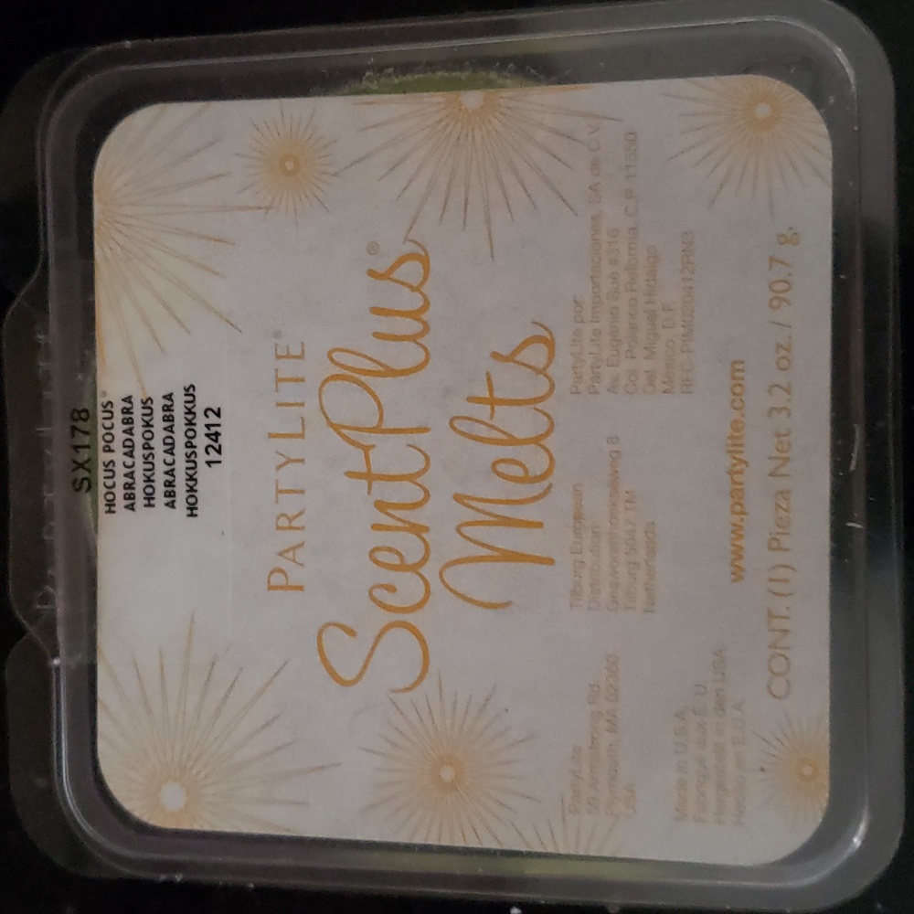 HOST PICK. Retired PartyLite Scent Plus Melts-Abracadabra - Picture 2 of 2